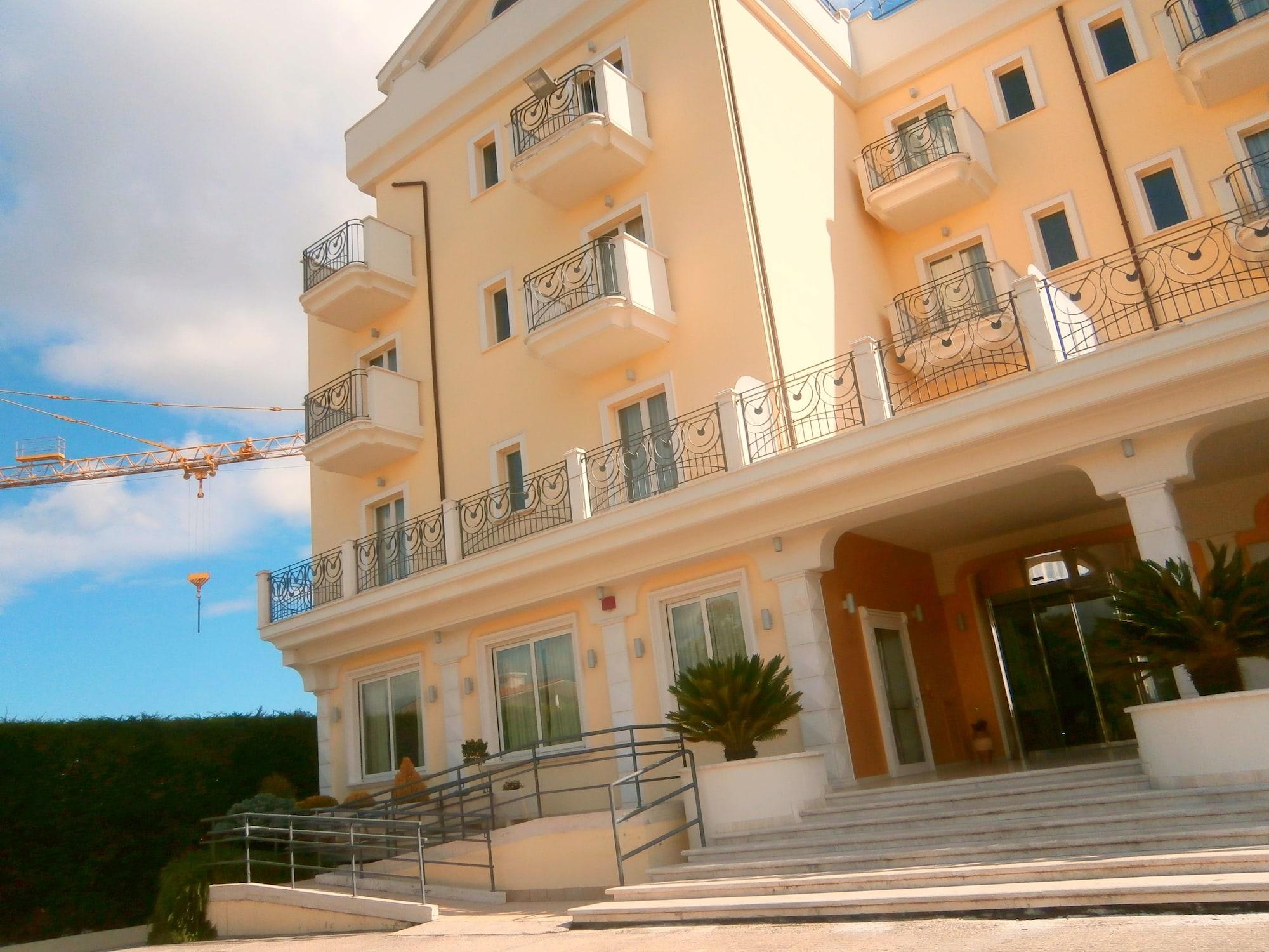 Hotel Concorde Sant'Egidio alla Vibrata Exterior photo