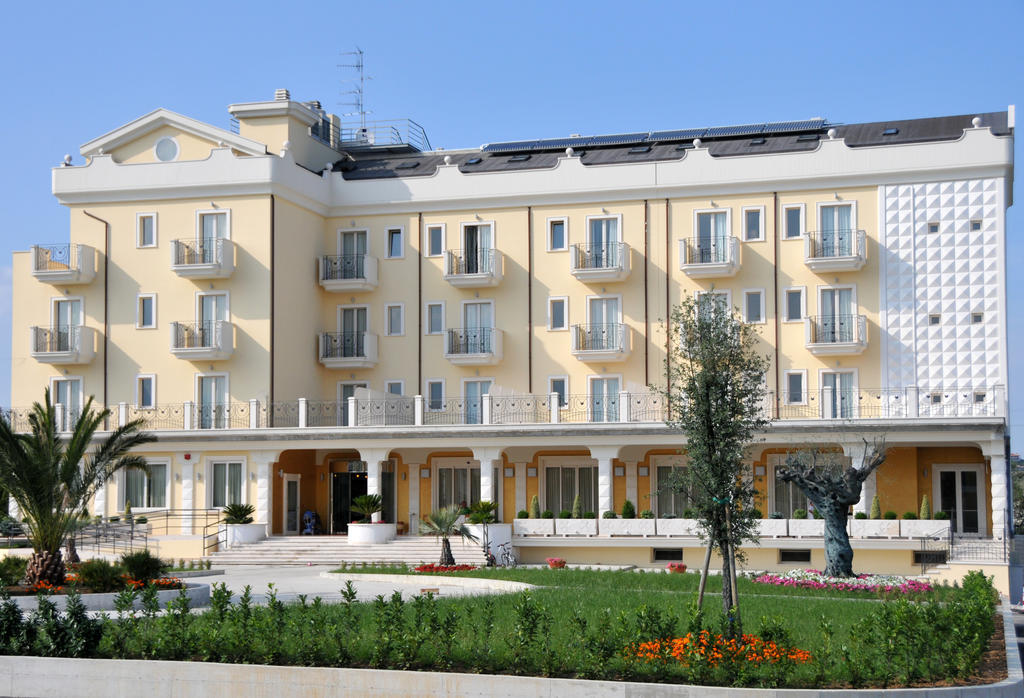 Hotel Concorde Sant'Egidio alla Vibrata Exterior photo